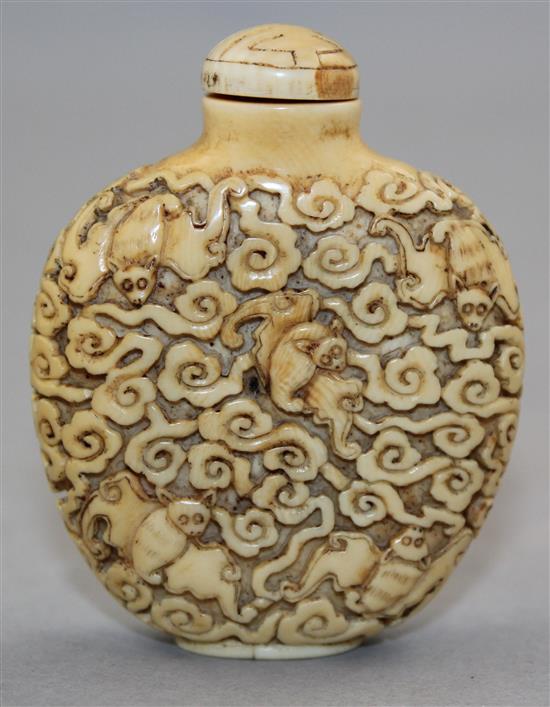 A rare Chinese ivory five bats snuff bottle, 1800-1900, Richards no. 421, matched stopper